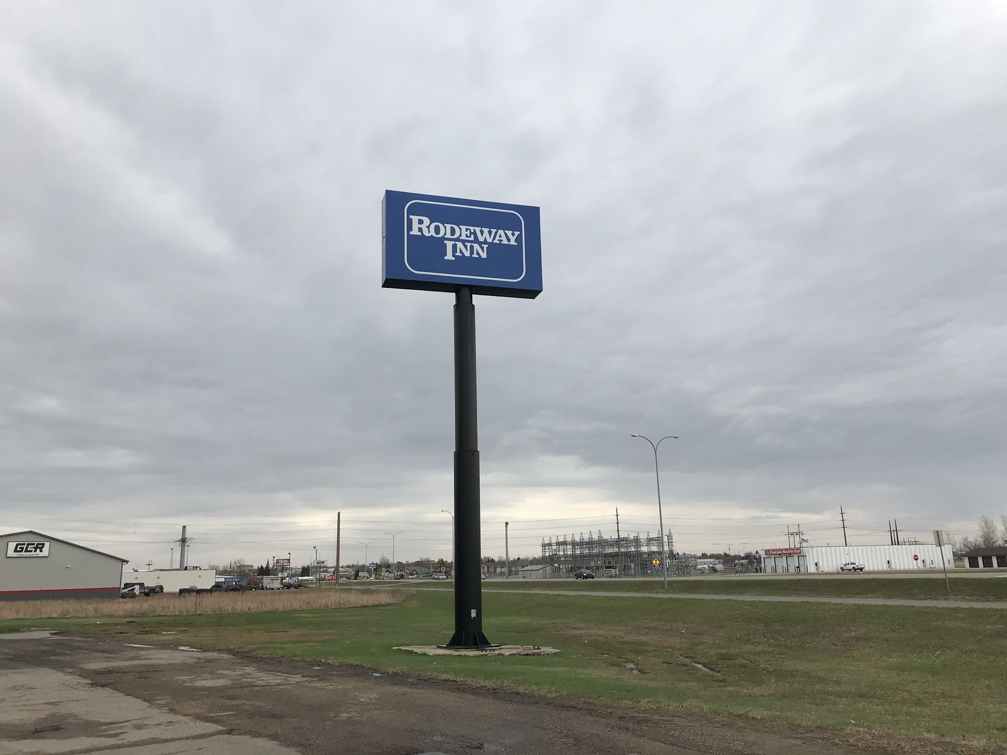 Roadway Inn