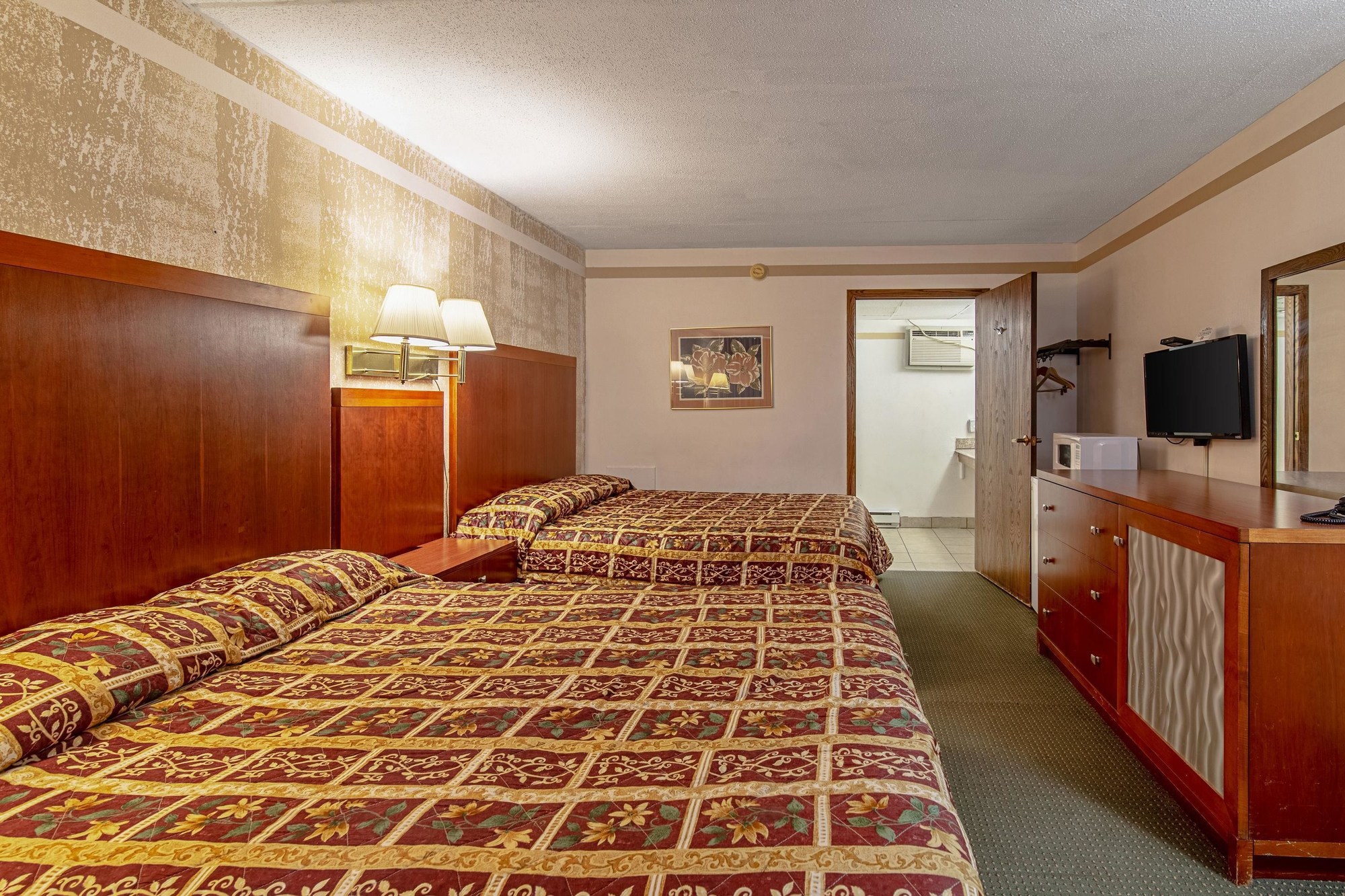 Roadway Inn