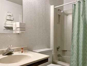 Super 8 by Wyndham Devils Lake