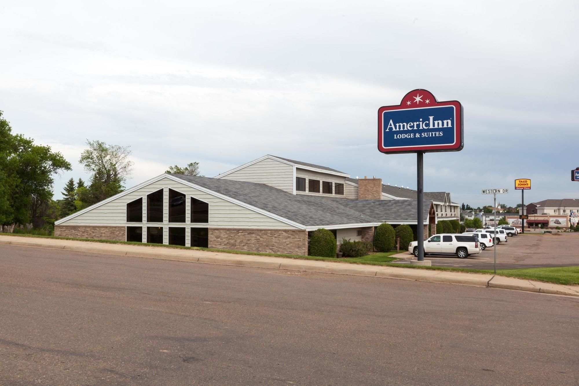 AmericInn by Wyndham Dickinson