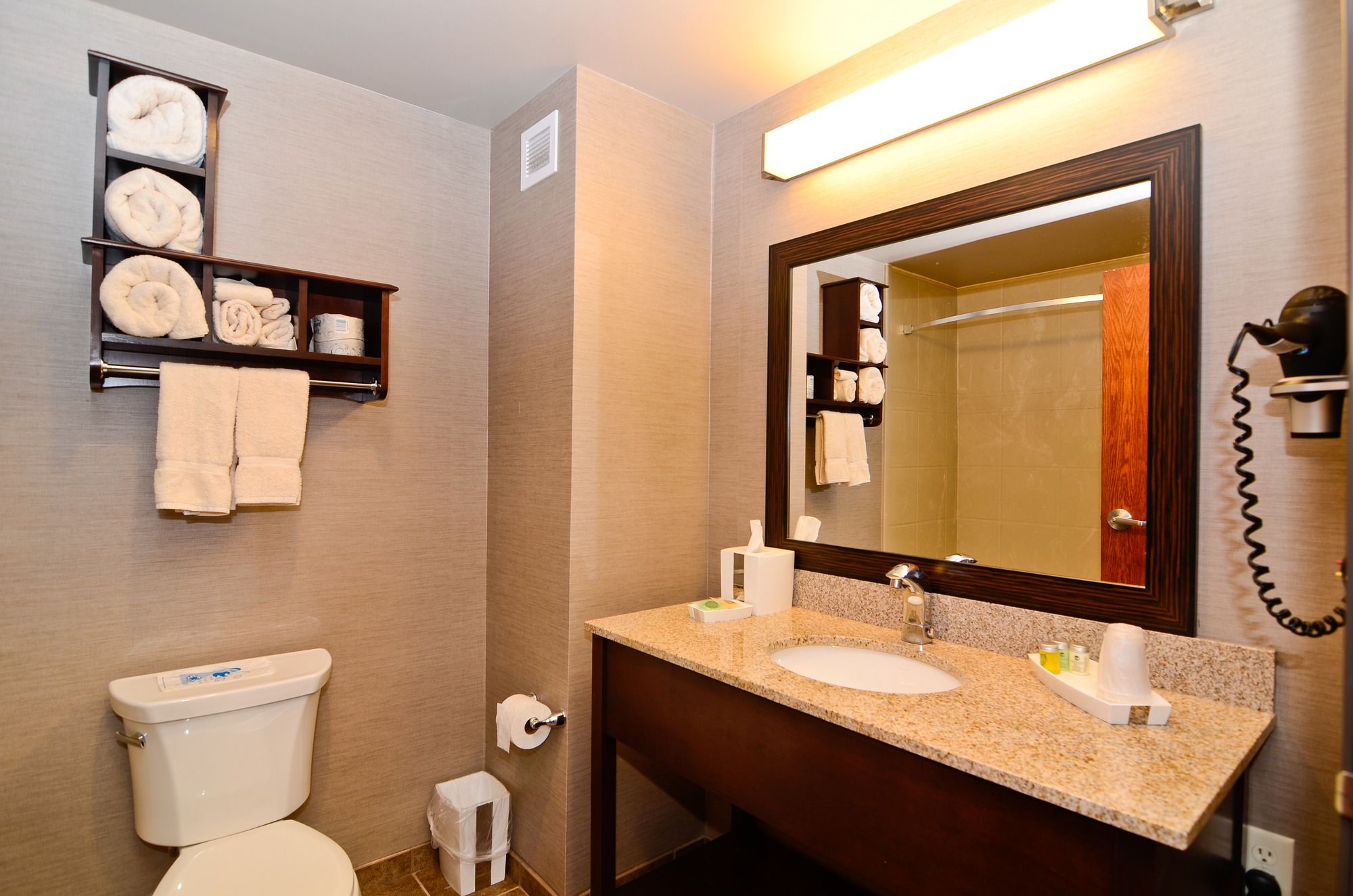 Astoria Hotel And Event Center