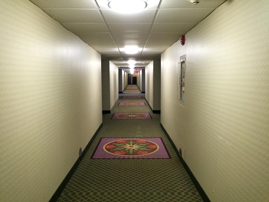 Badlands Inn & Suites