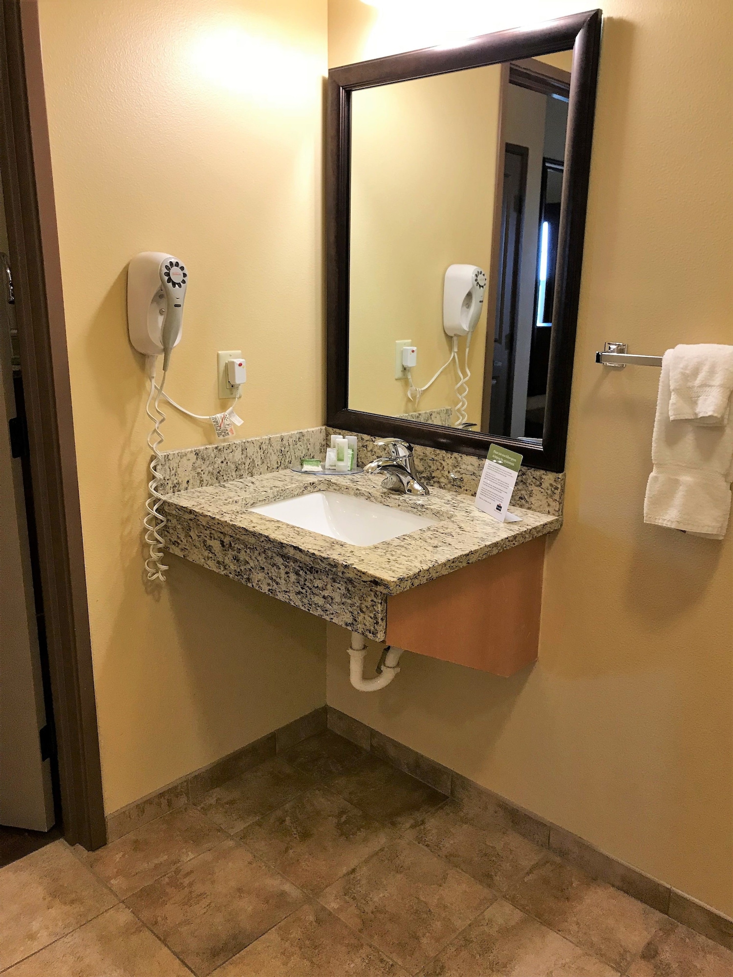 AmericInn by Wyndham Fargo Medical Center