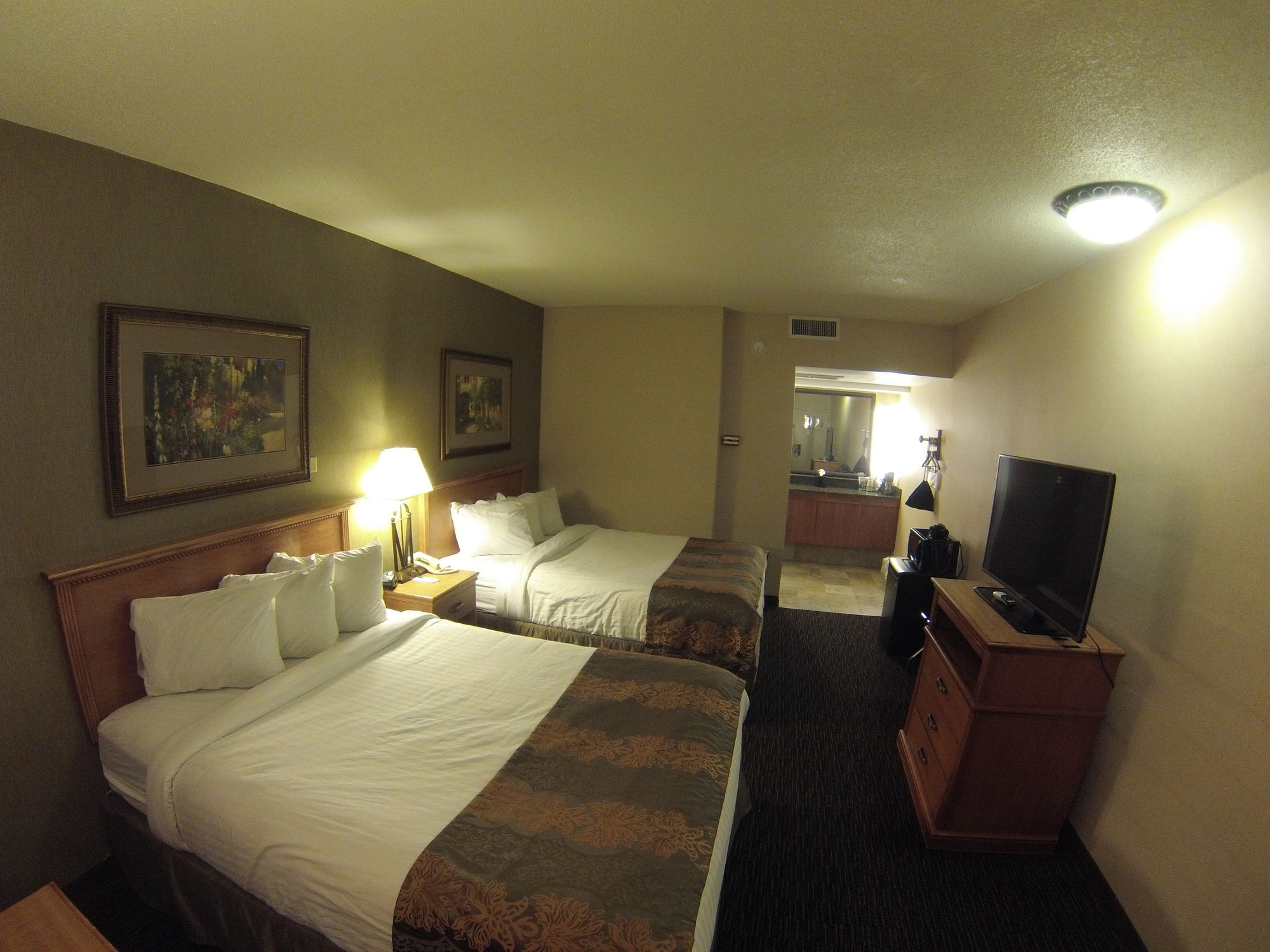 Biltmore Hotel & Suites