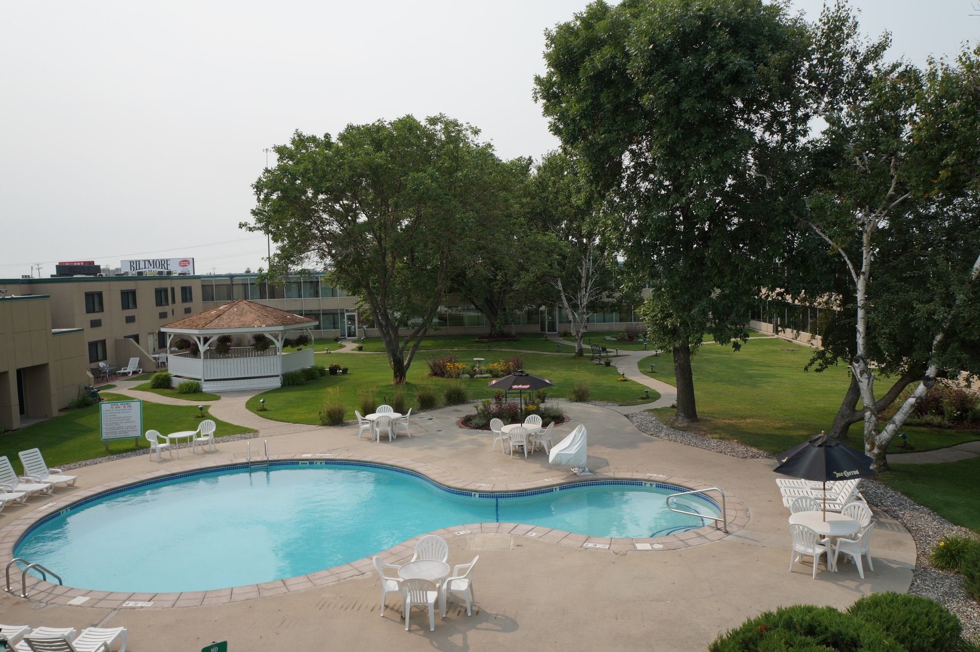 Biltmore Hotel & Suites