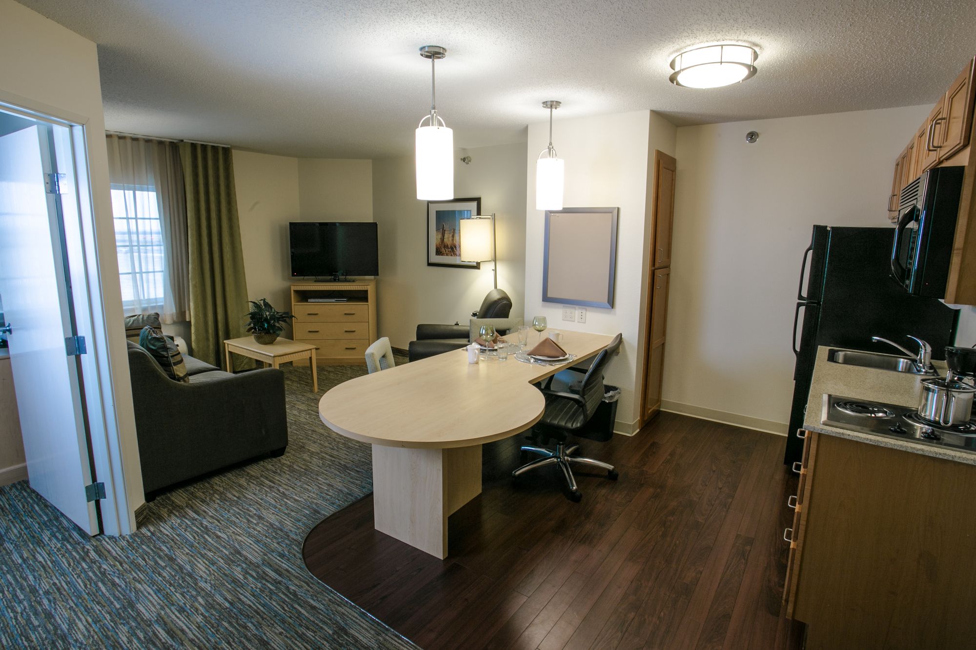 Candlewood Suites Fargo / North Dakota State University