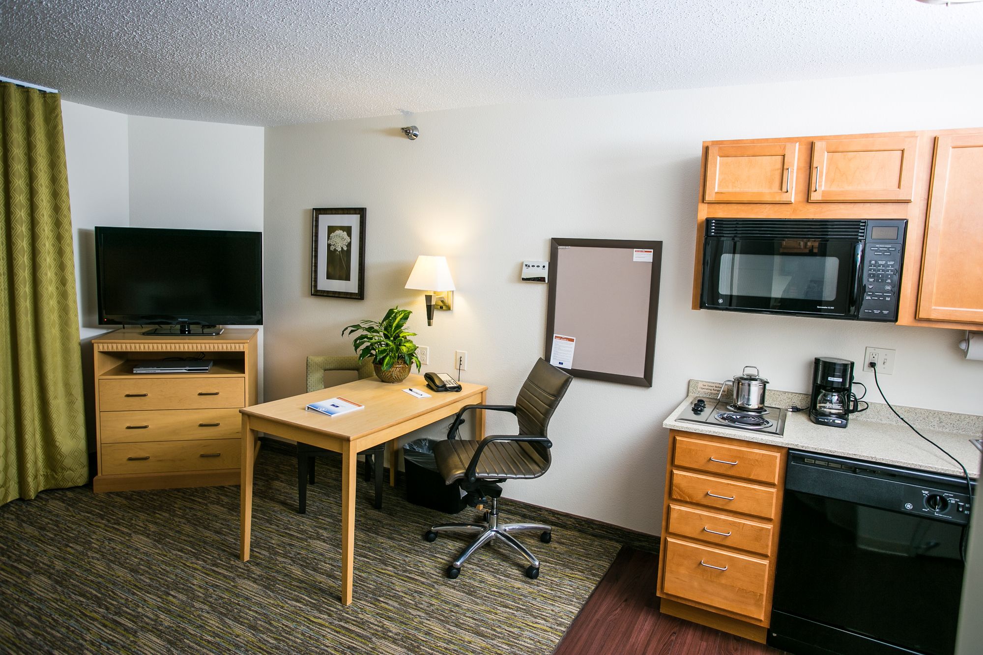 Candlewood Suites Fargo / North Dakota State University