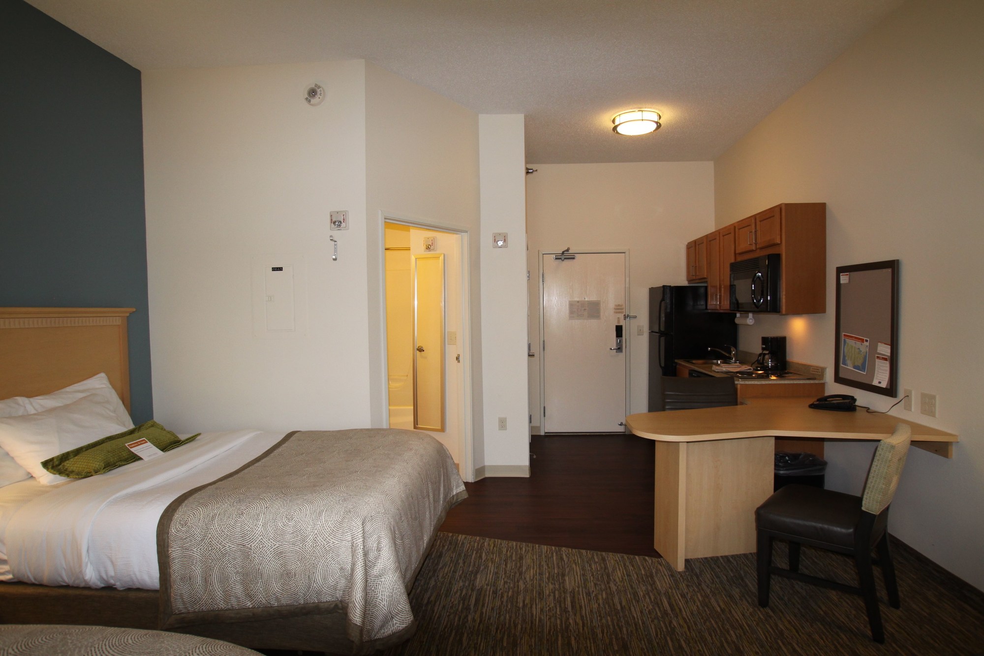 Candlewood Suites Fargo / North Dakota State University