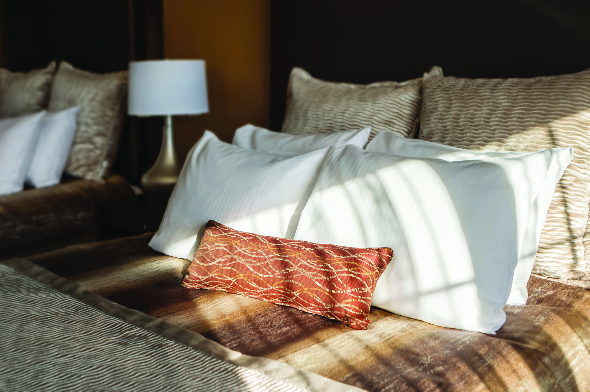ClubHouse Hotel & Suites