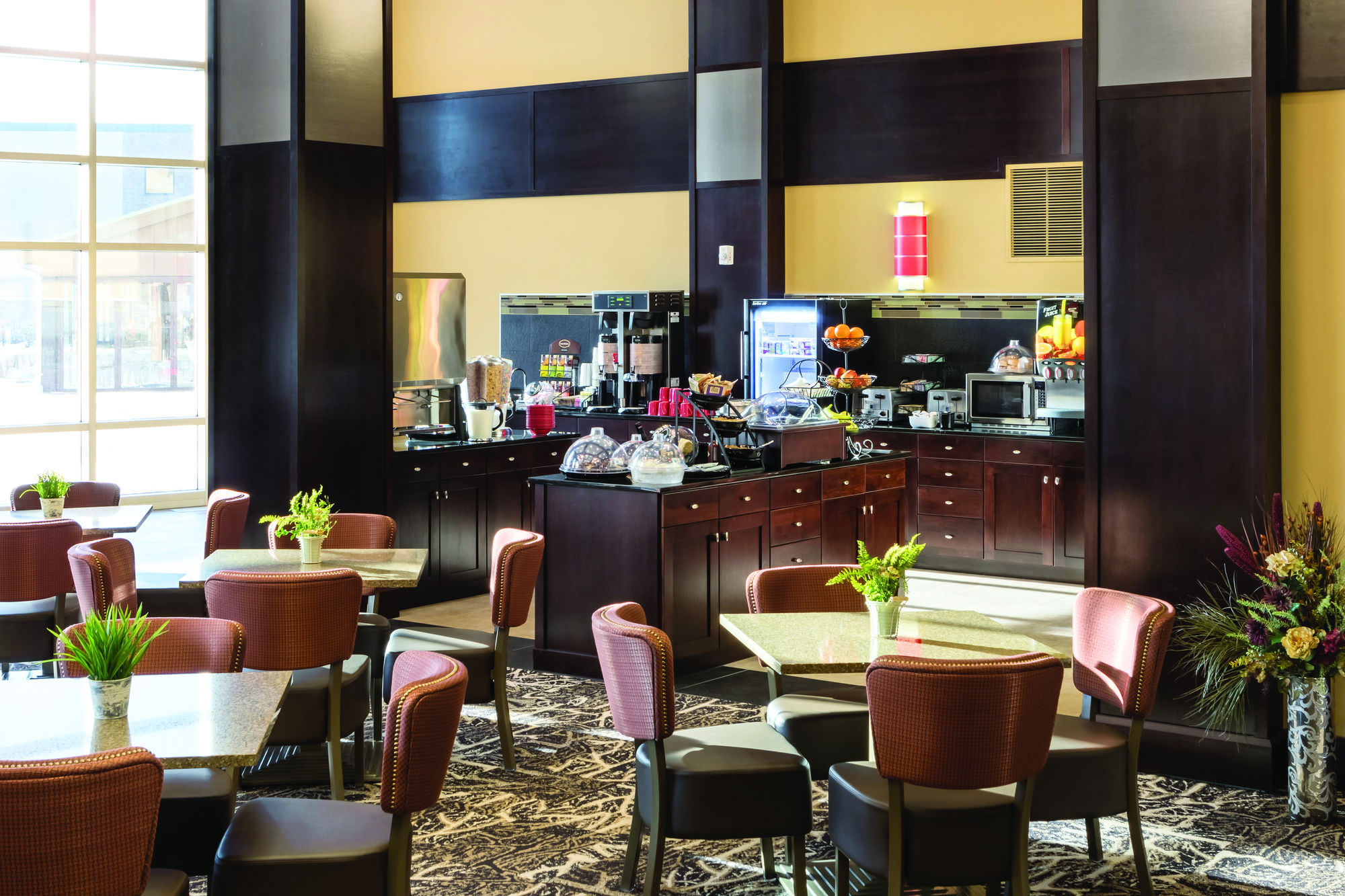 ClubHouse Hotel & Suites