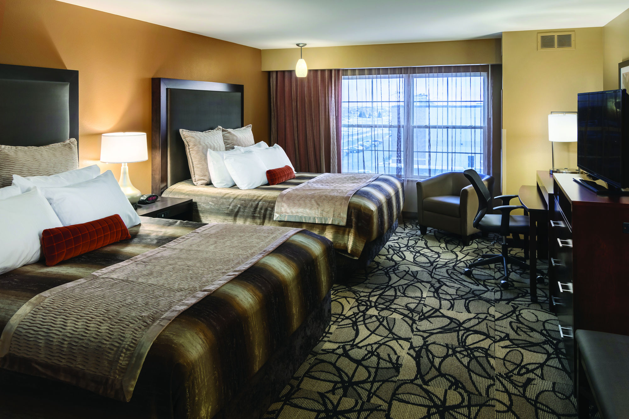 ClubHouse Hotel & Suites