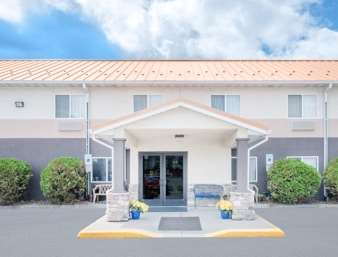 Days Inn & Suites by Wyndham Fargo 19th Ave/Airport Dome