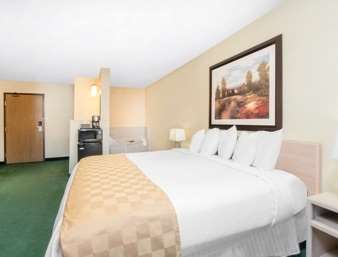 Days Inn & Suites by Wyndham Fargo 19th Ave/Airport Dome