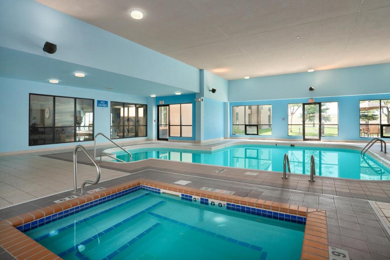 Days Inn by Wyndham Fargo