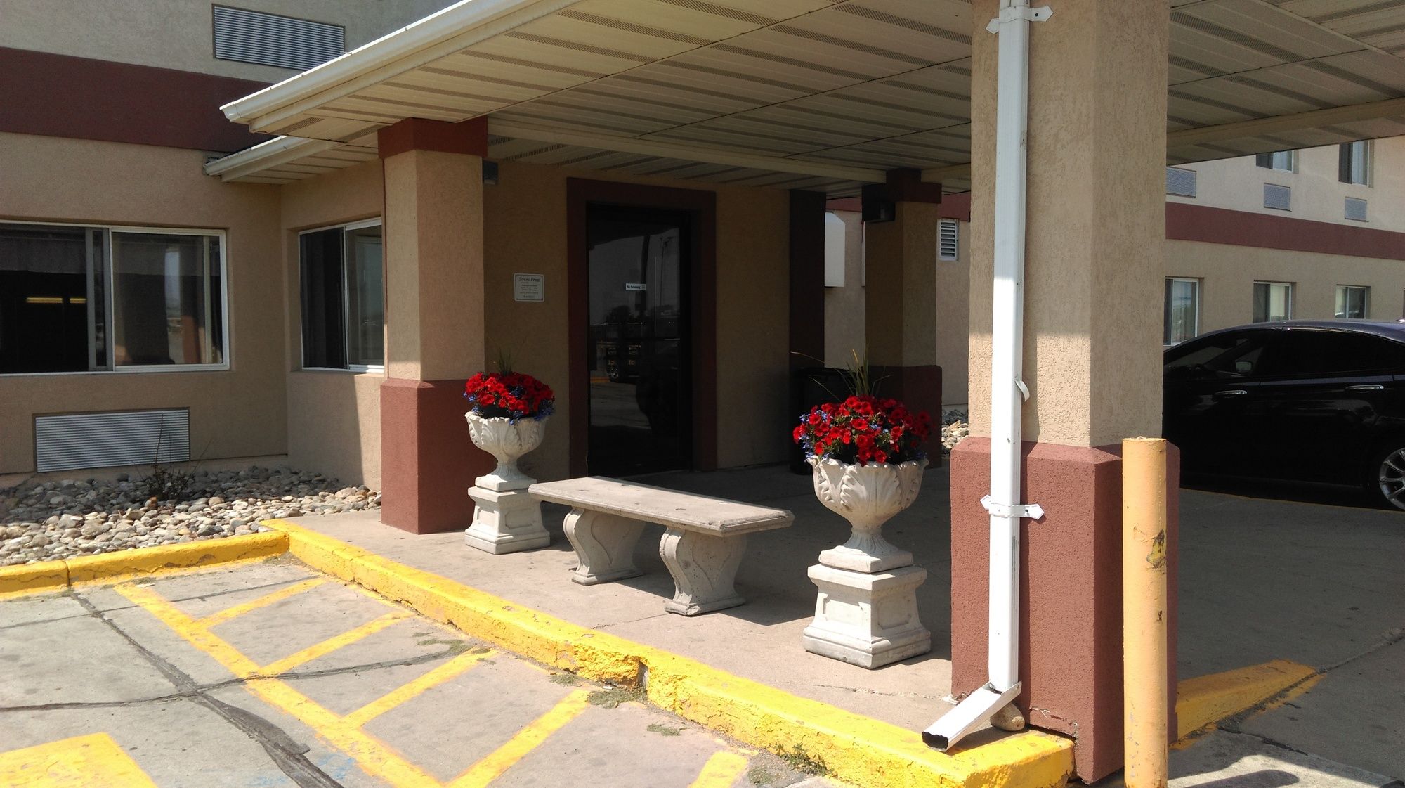 Econo Lodge West