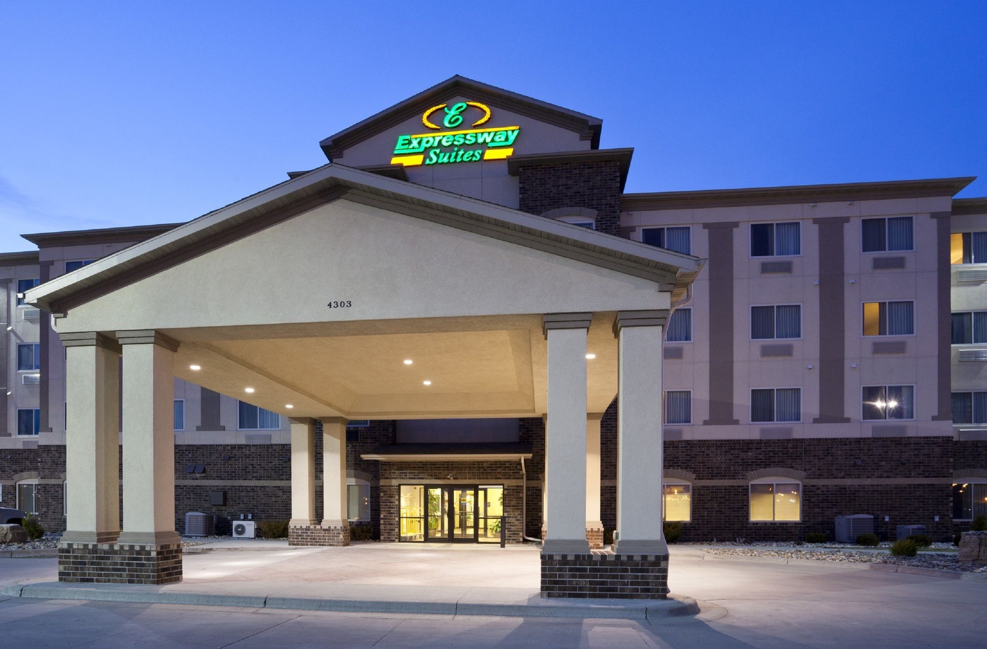 Expressway Suites of Fargo