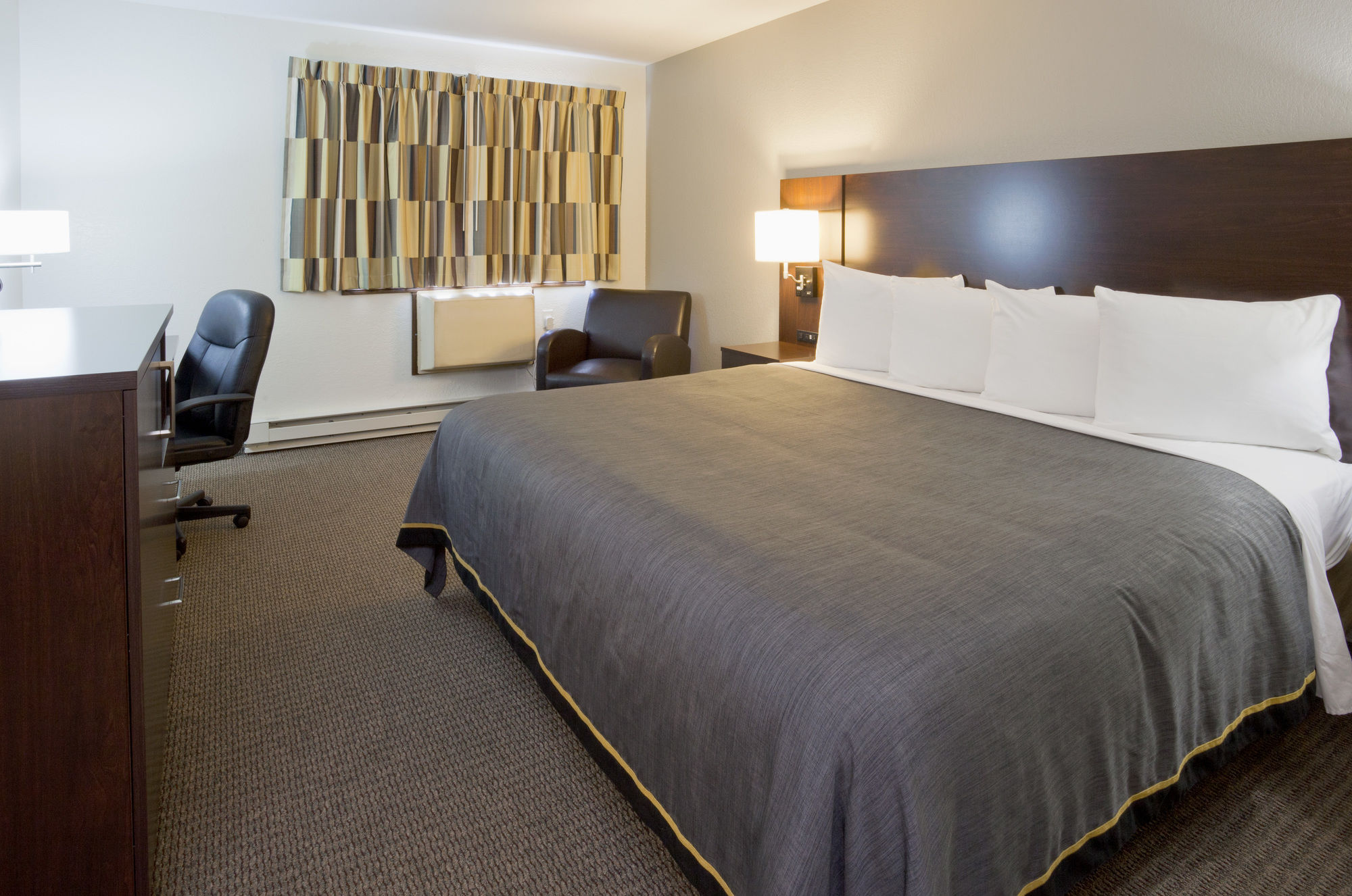 Fargo Inn & Suites