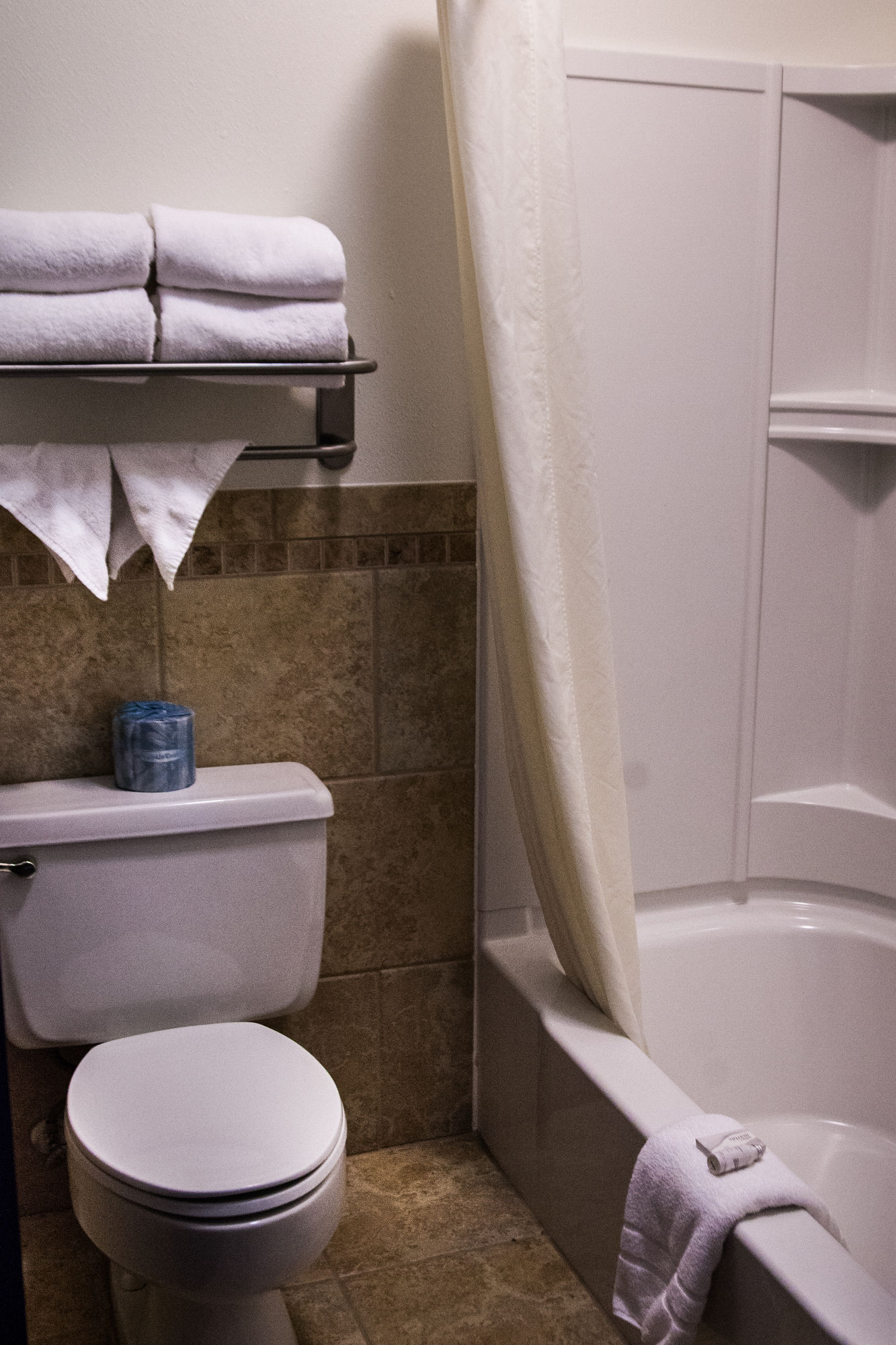Fargo Inn & Suites