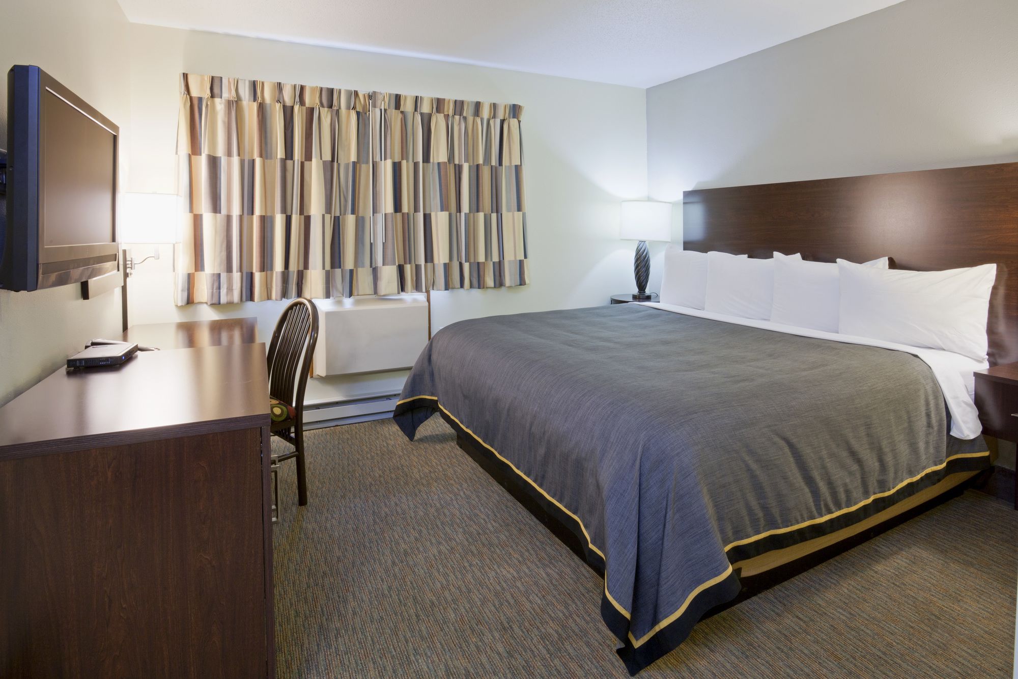 Fargo Inn & Suites