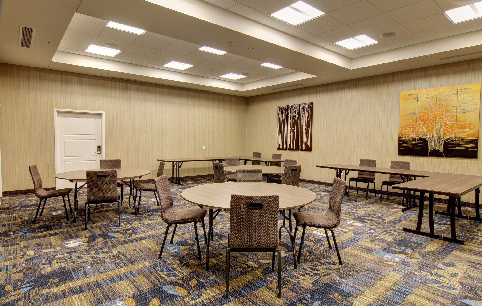 Holiday Inn Express Fargo SW  I-94 45th St