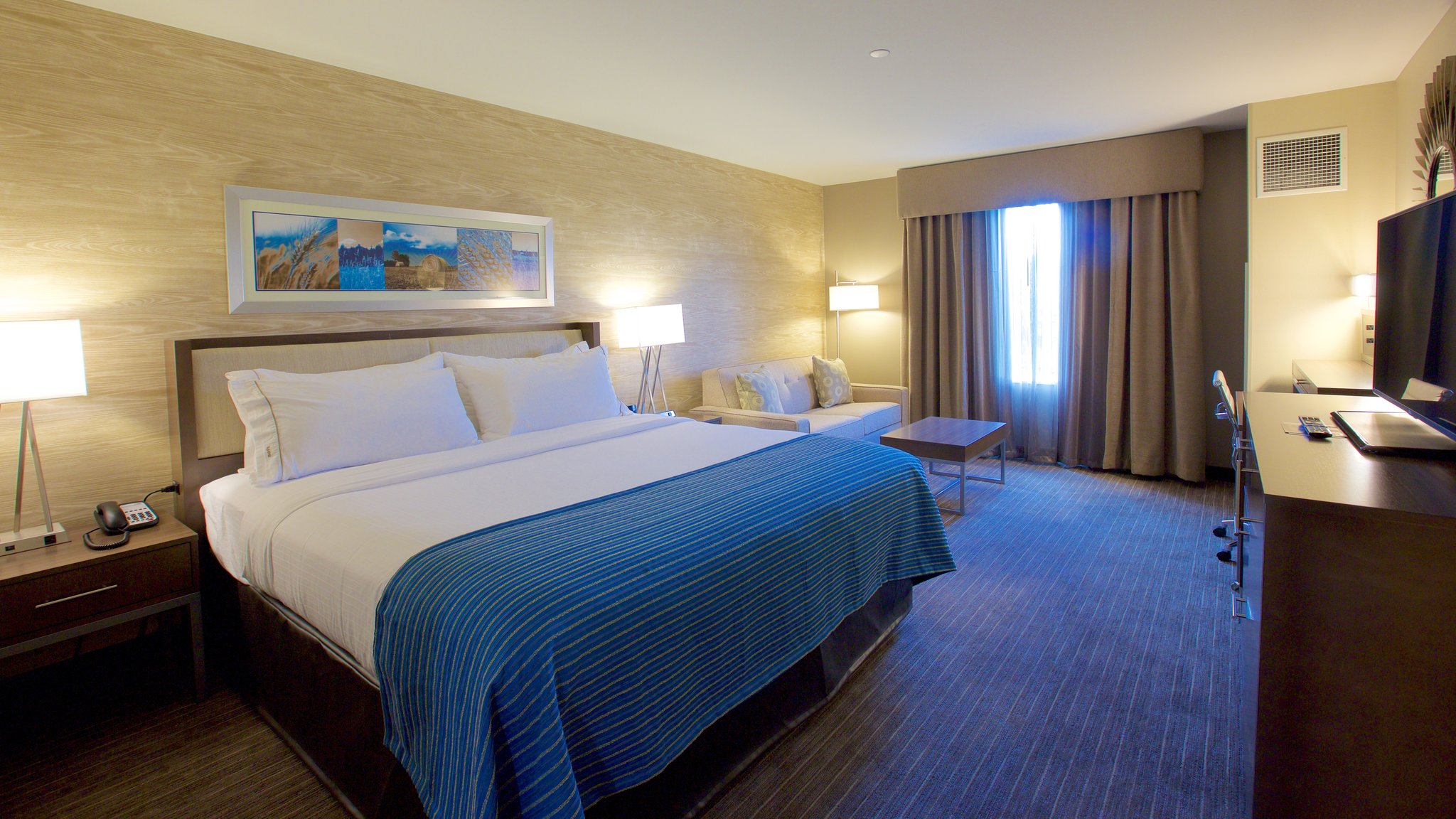 Holiday Inn Express Fargo SW  I-94 45th St