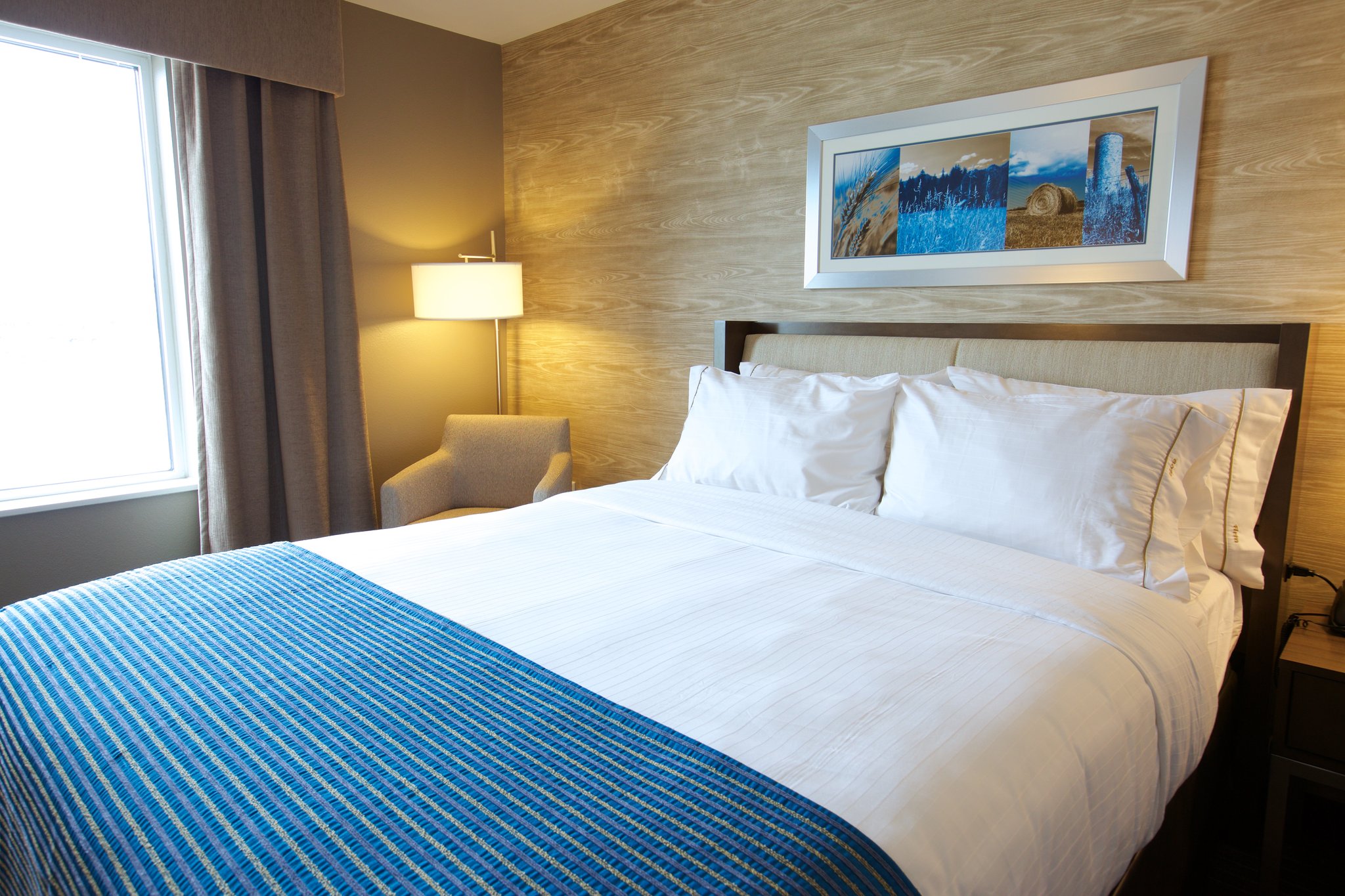 Holiday Inn Express Fargo SW  I-94 45th St
