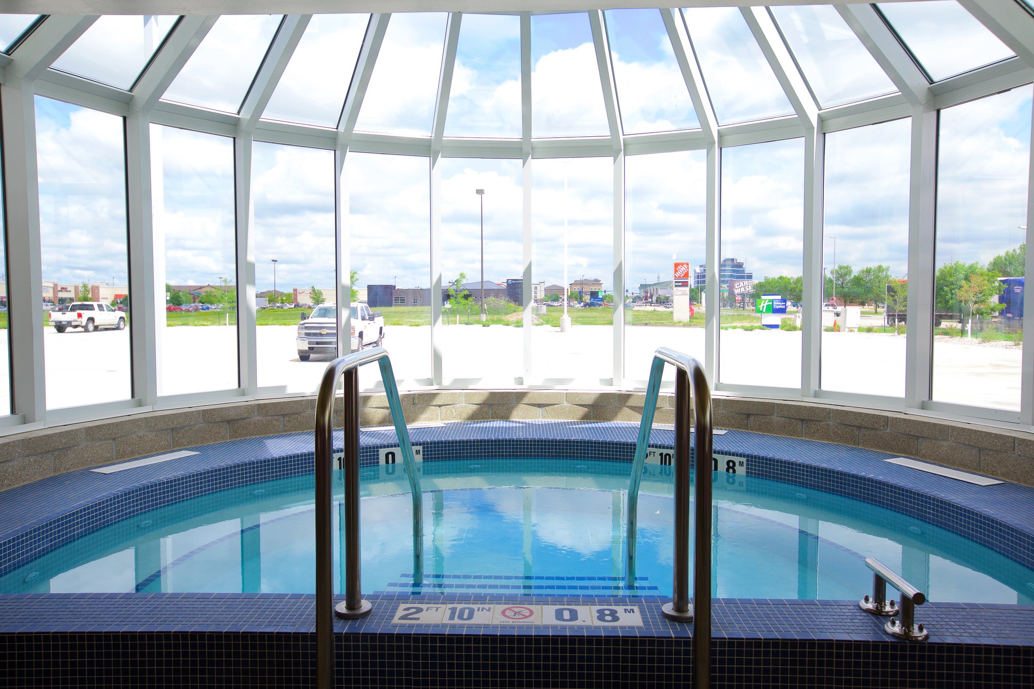 Holiday Inn Express Fargo SW  I-94 45th St