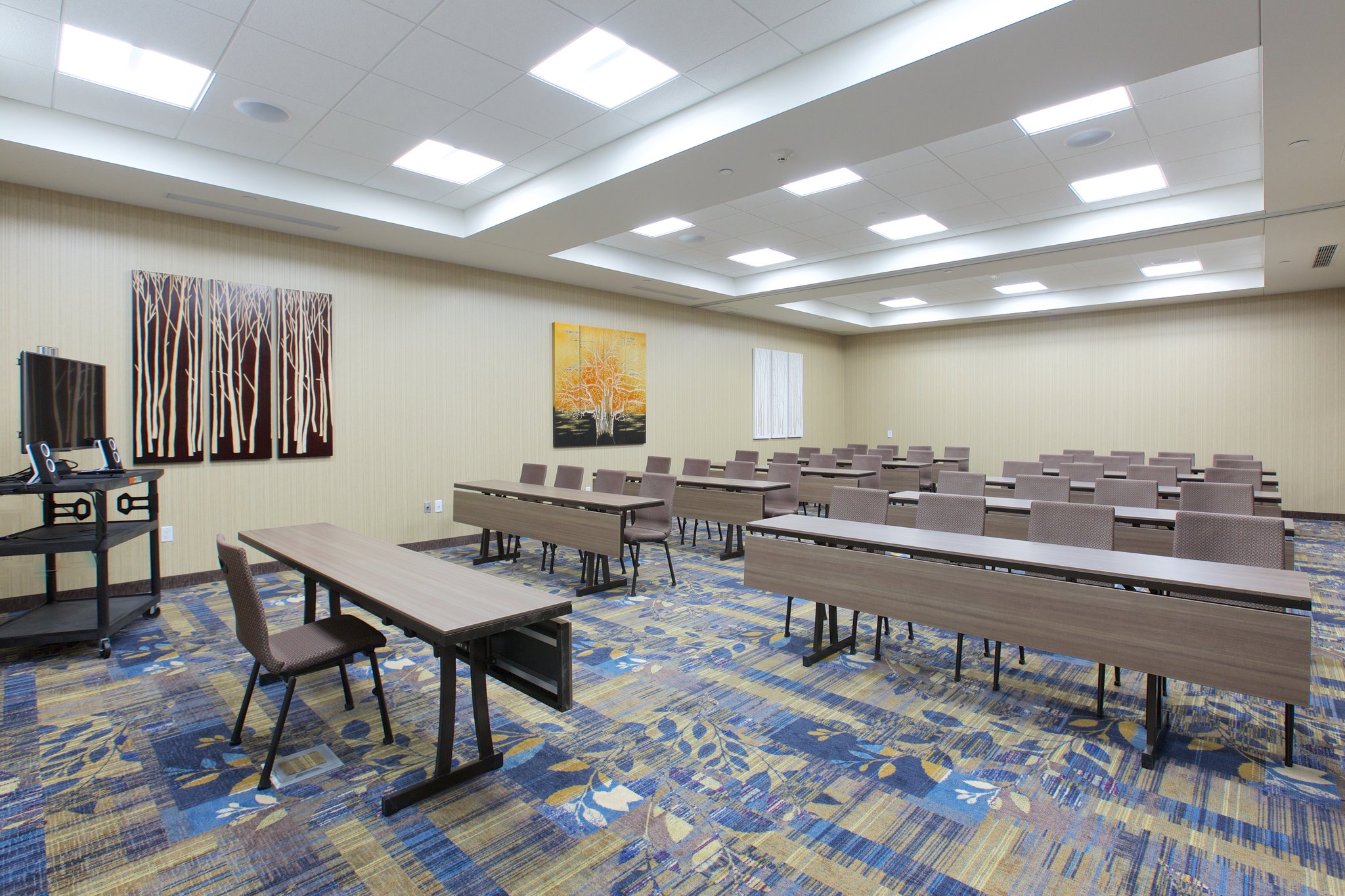 Holiday Inn Express Fargo SW  I-94 45th St