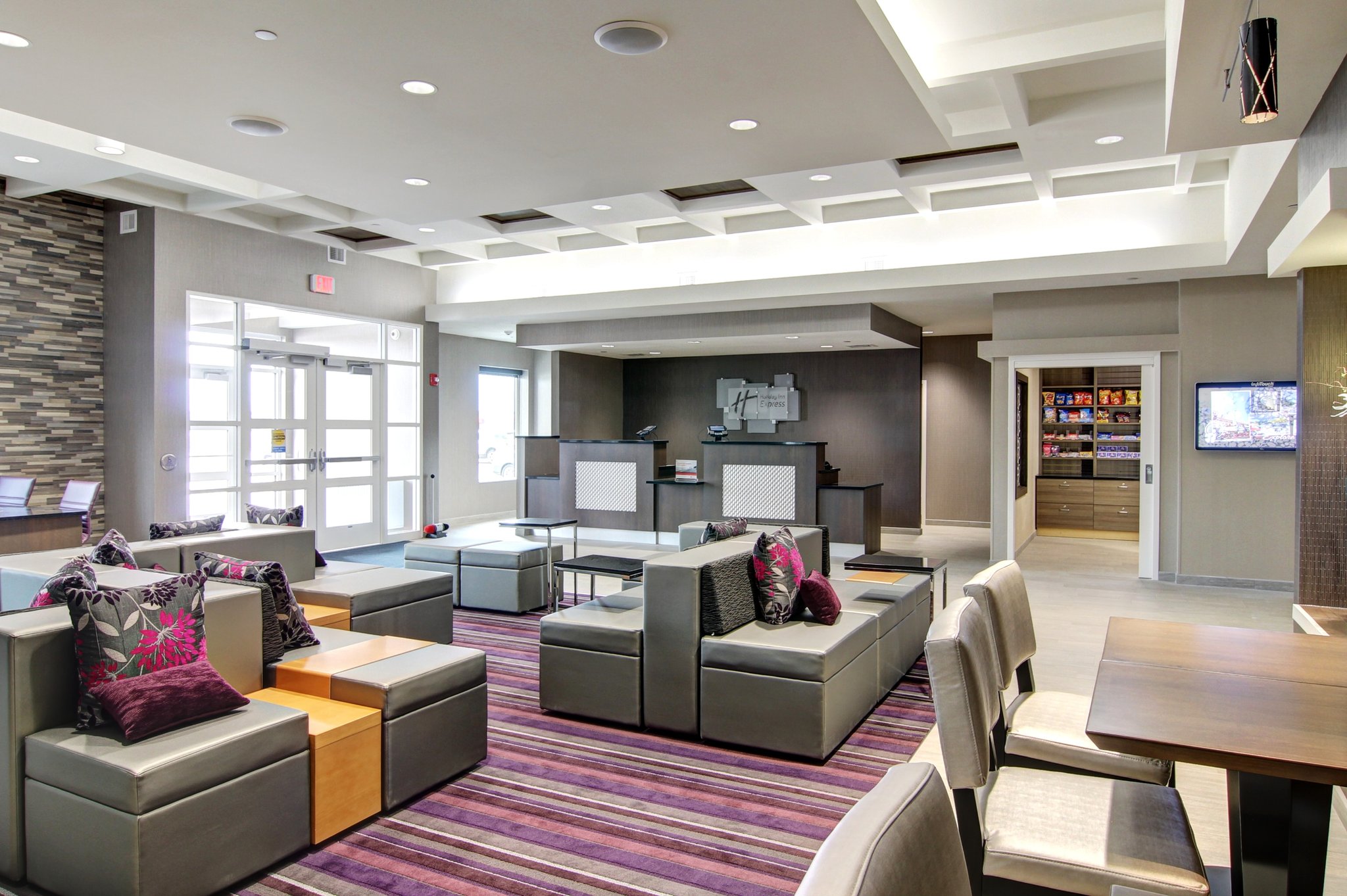 Holiday Inn Express Fargo SW  I-94 45th St