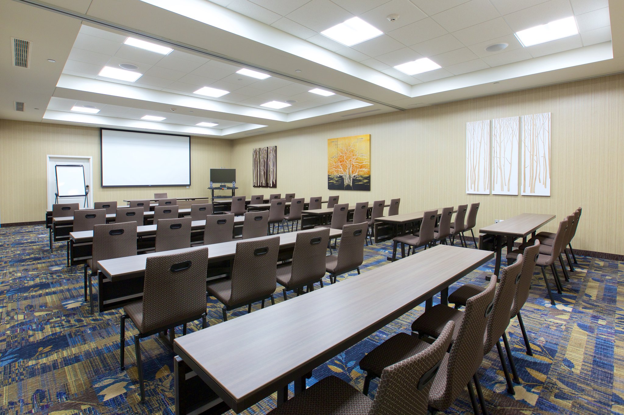 Holiday Inn Express Fargo SW  I-94 45th St