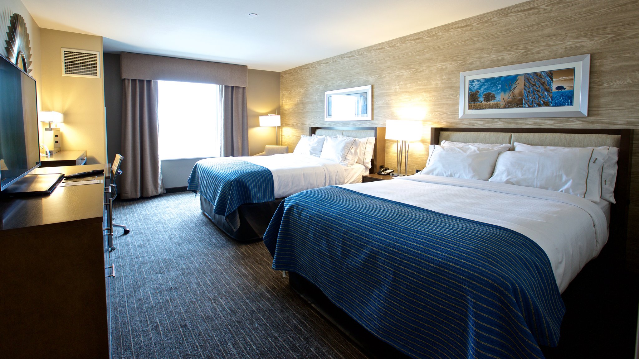 Holiday Inn Express Fargo SW  I-94 45th St