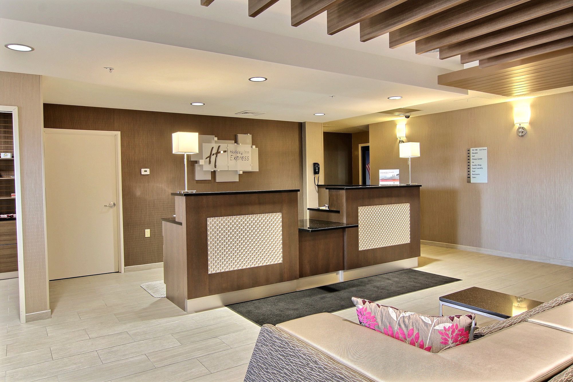 Holiday Inn Express Fargo - West Acres