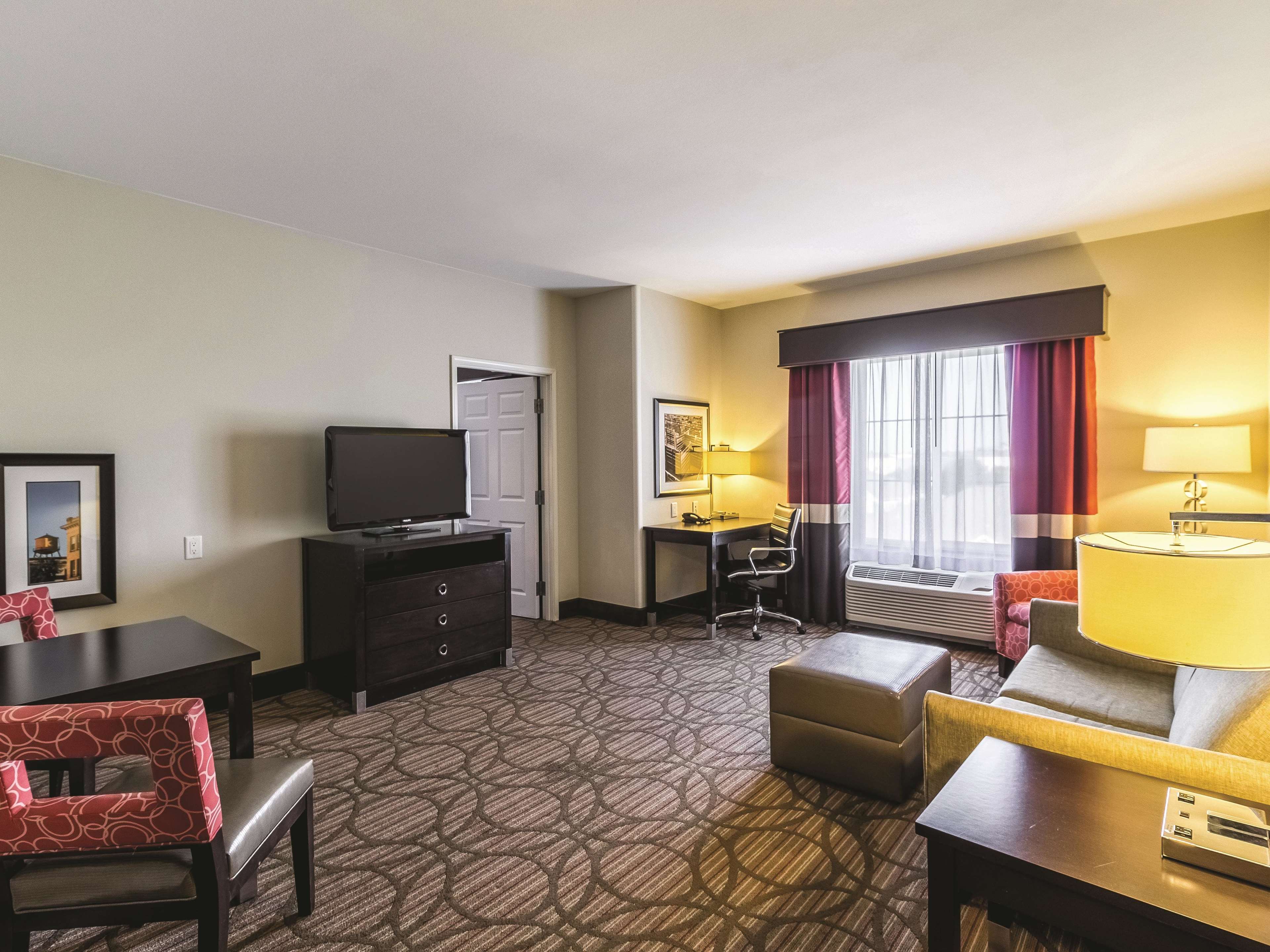 La Quinta Inn & Suites by Wyndham Fargo-Medical Center