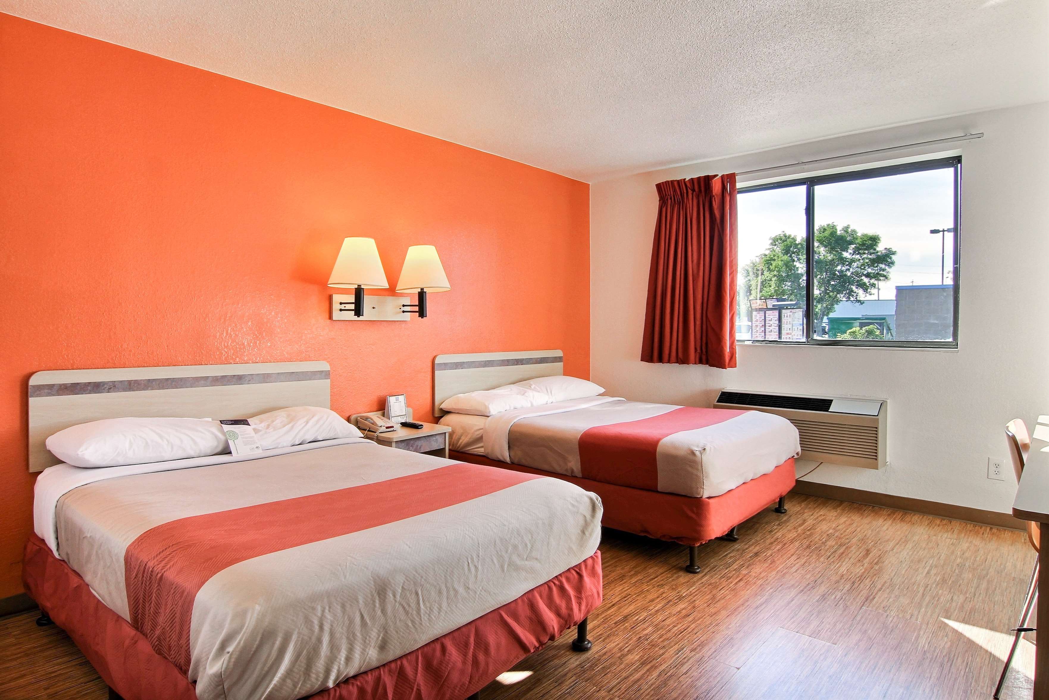 Motel 6 Fargo