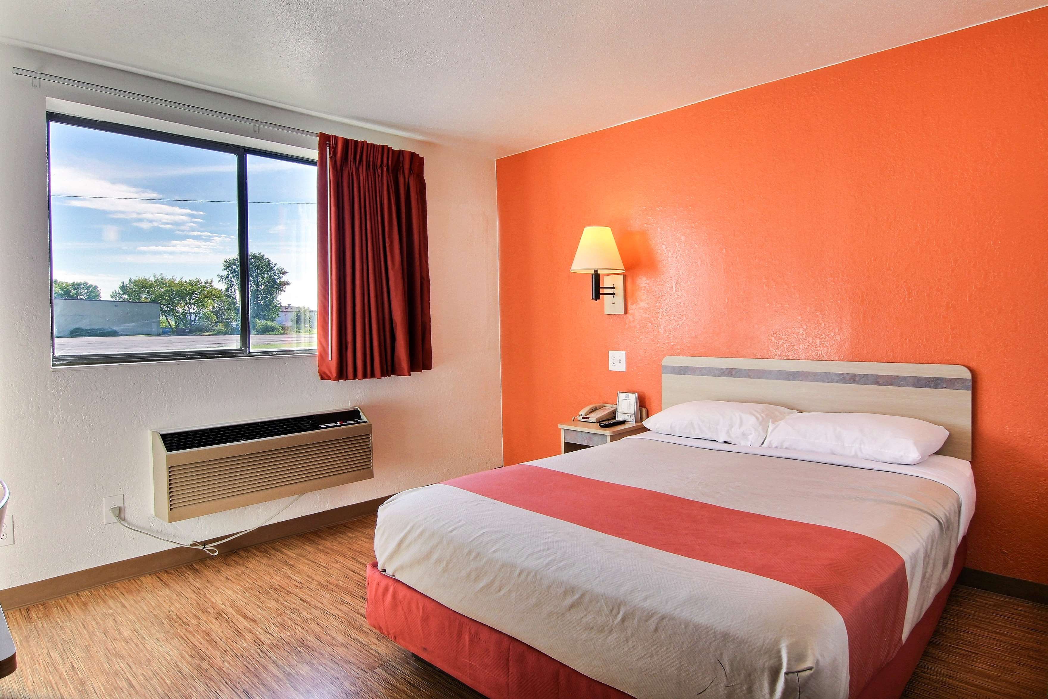 Motel 6 Fargo