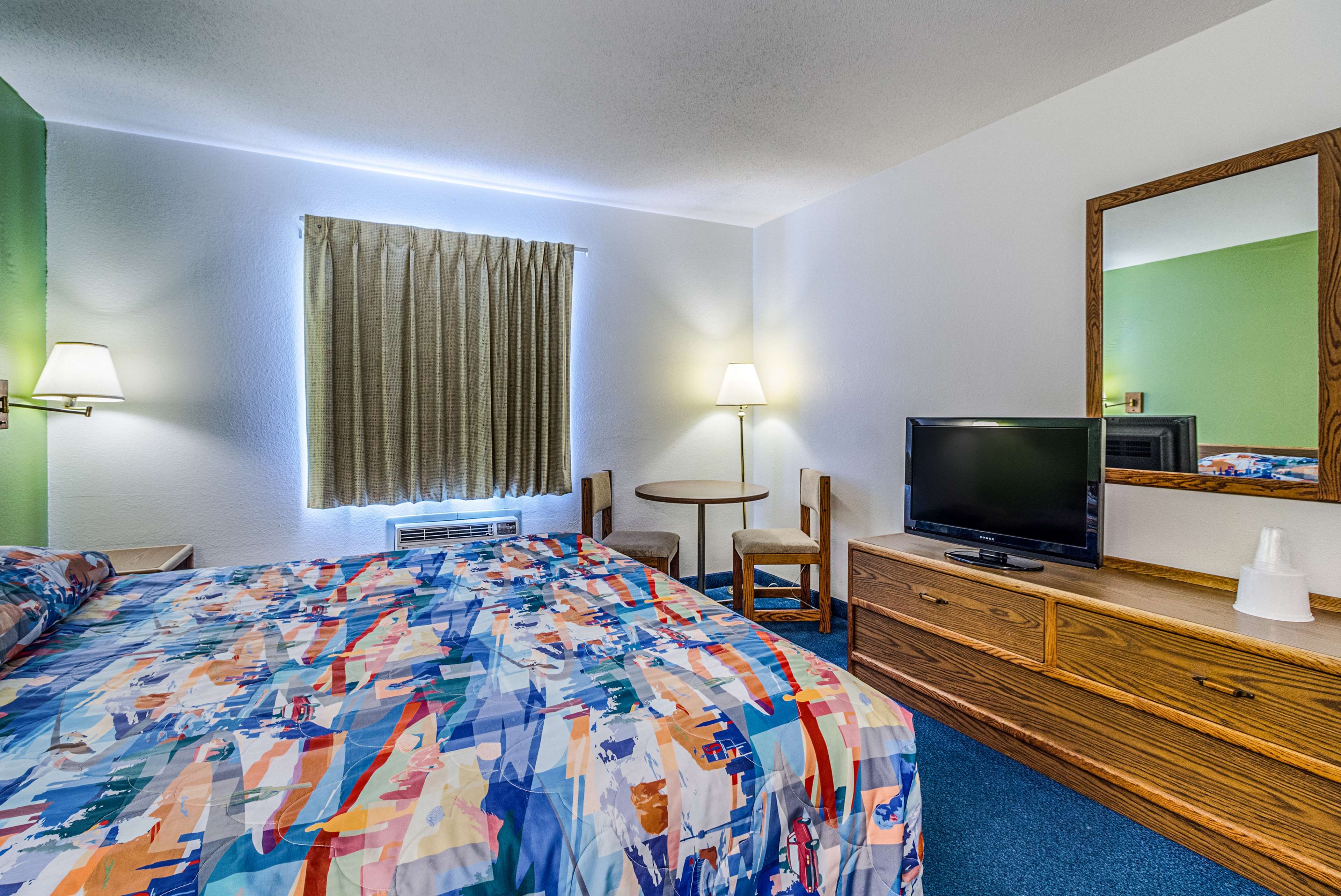 Motel 6 Fargo- South