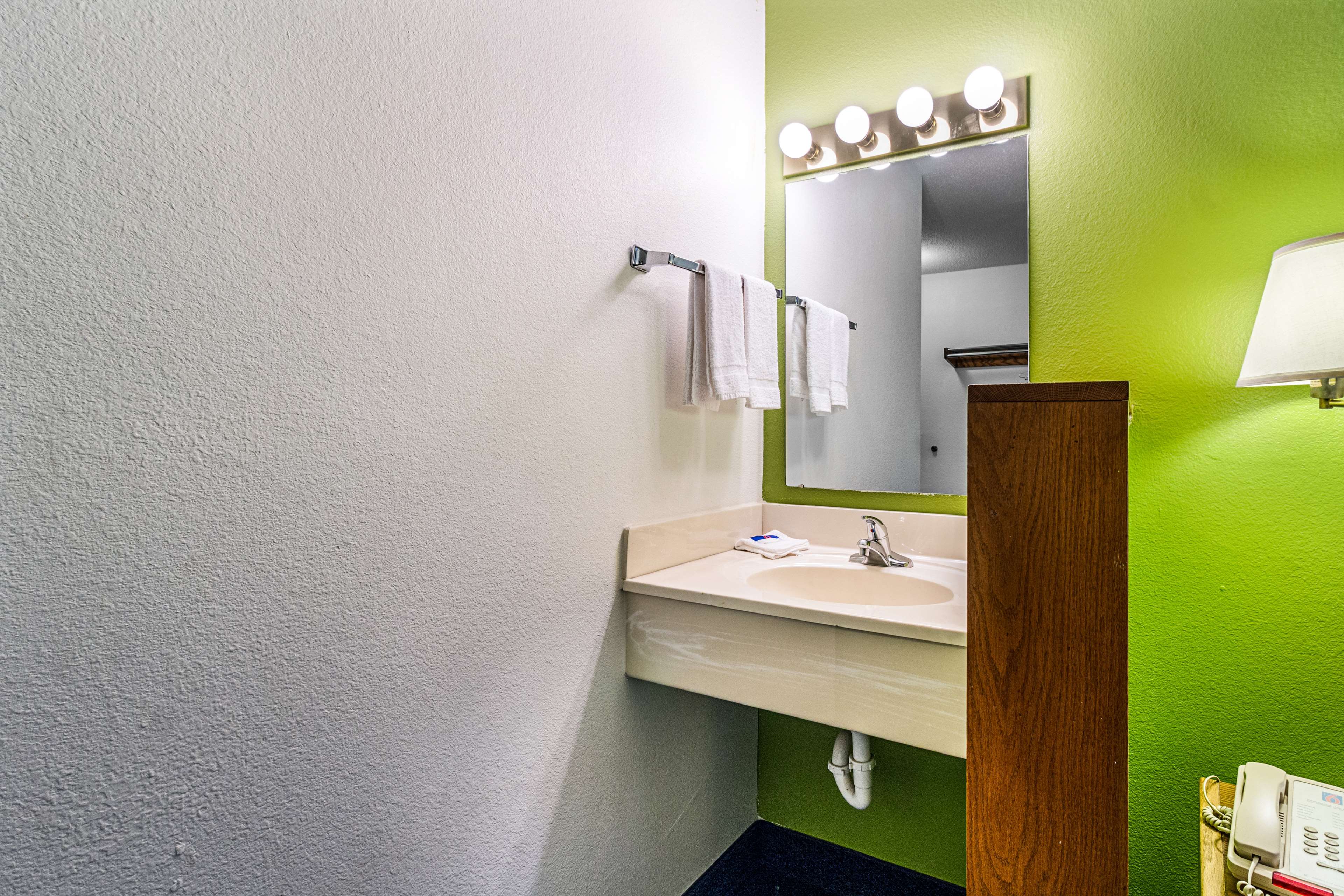 Motel 6 Fargo- South