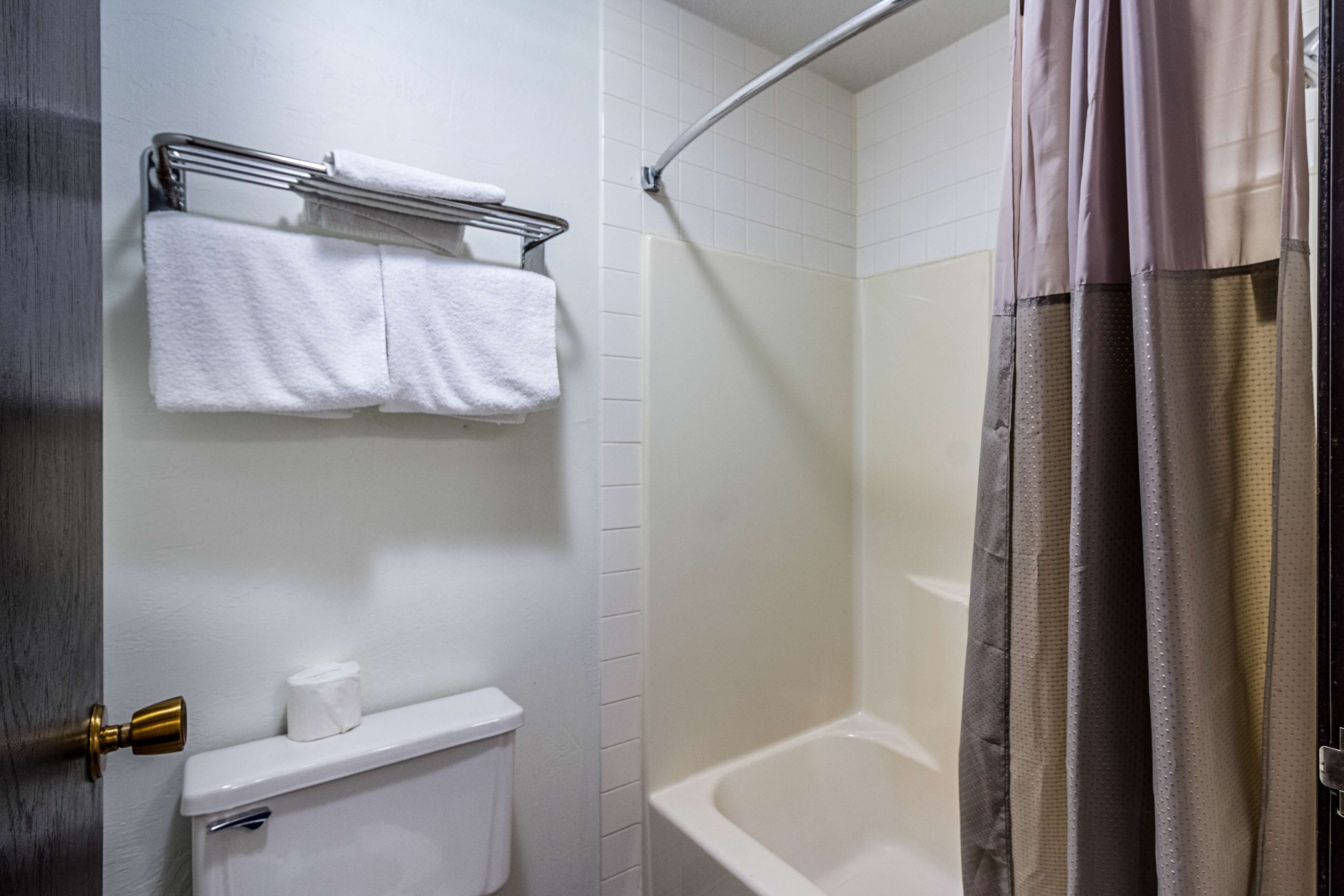 Motel 6 Fargo- South