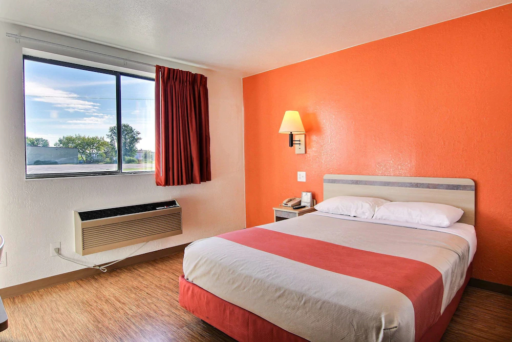 Motel 6 Fargo