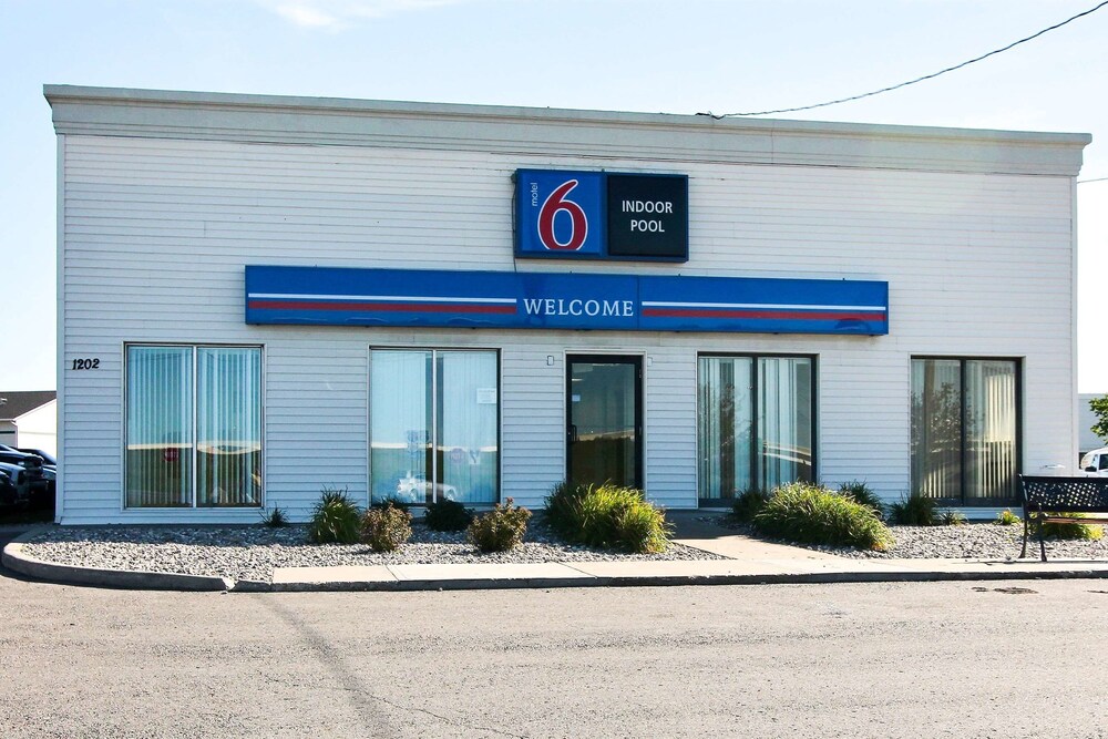 Motel 6 Fargo