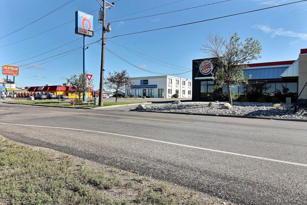 Motel 6 Fargo