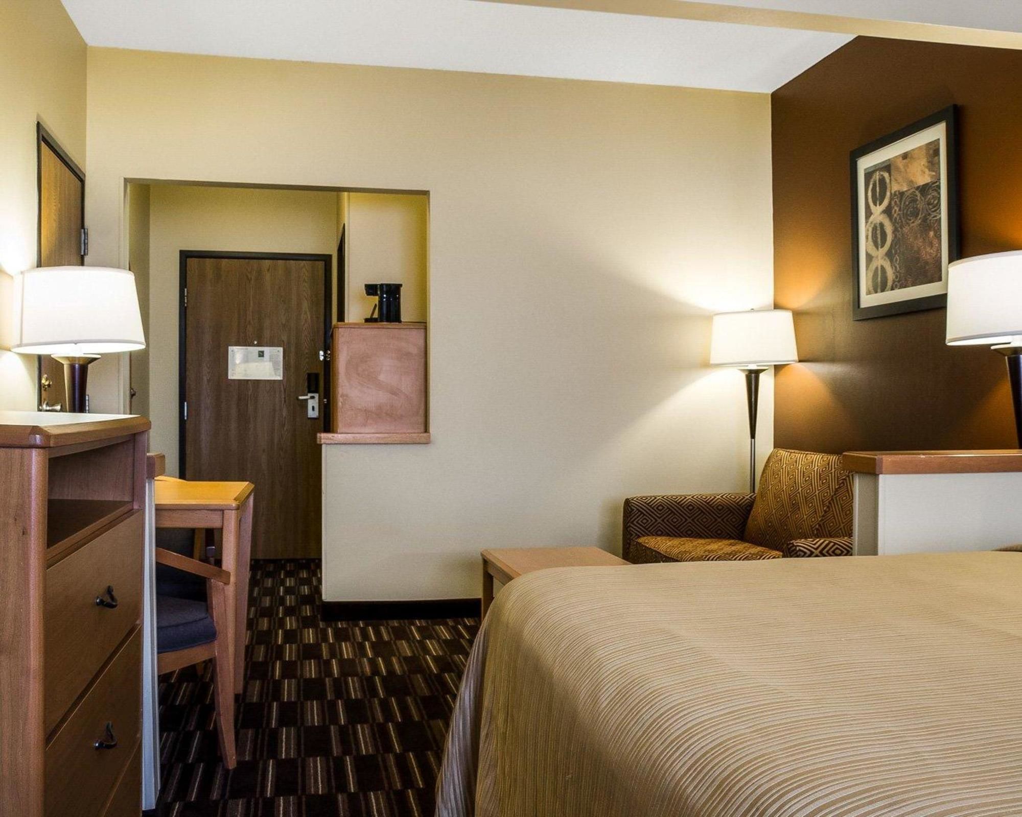 Quality Suites Fargo