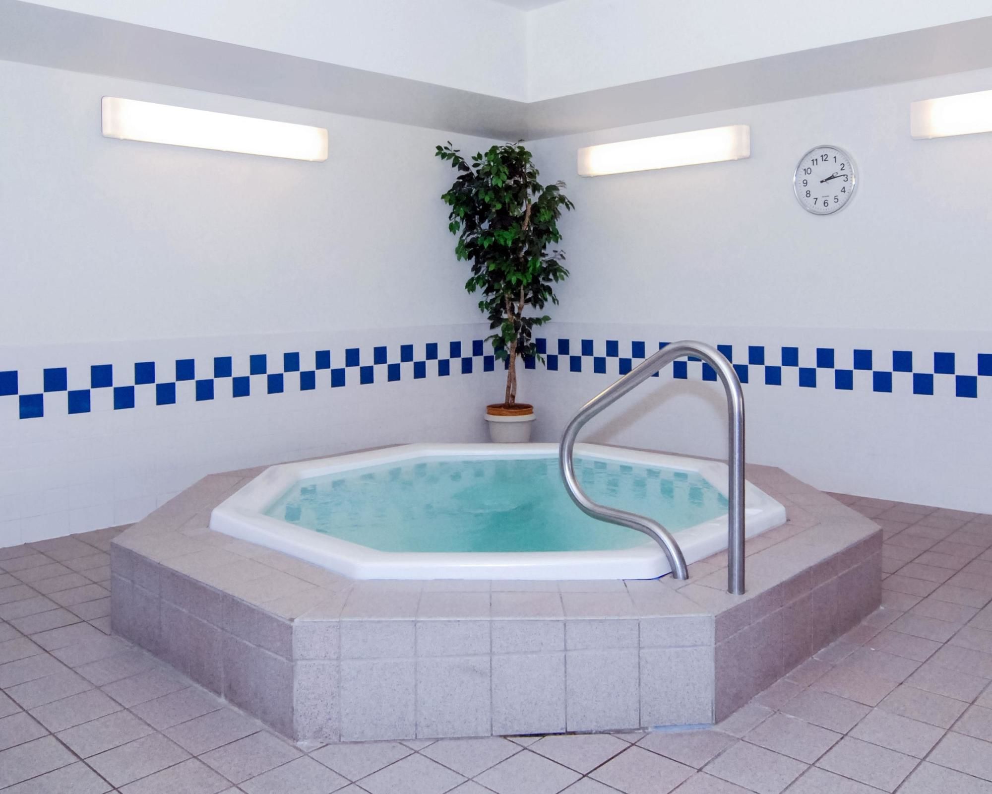 Quality Suites Fargo