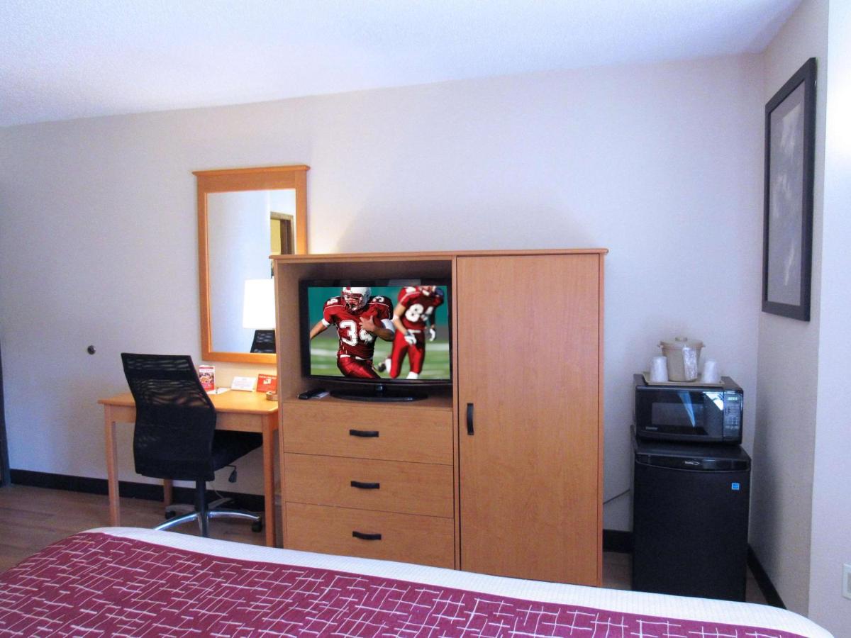 Red Roof Inn Fargo