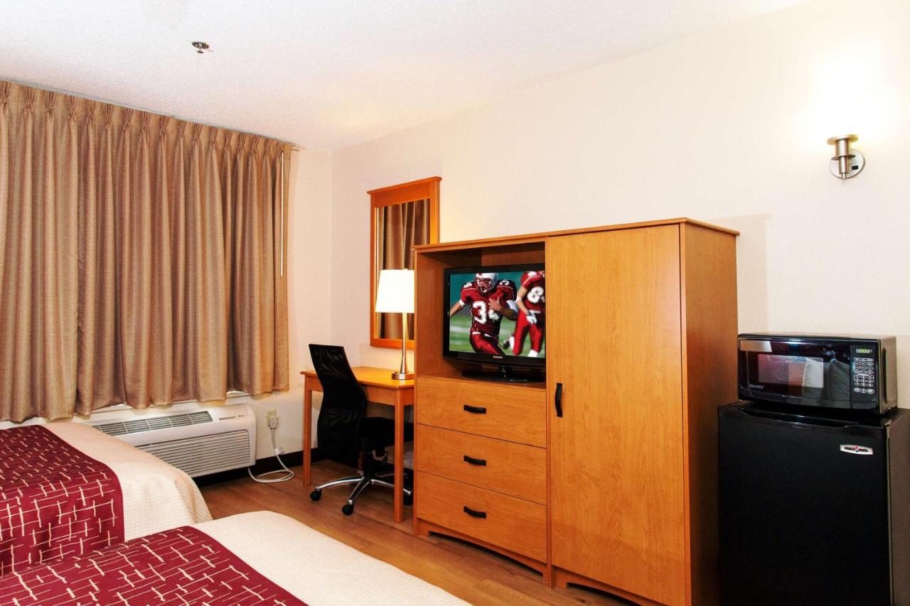 Red Roof Inn Fargo
