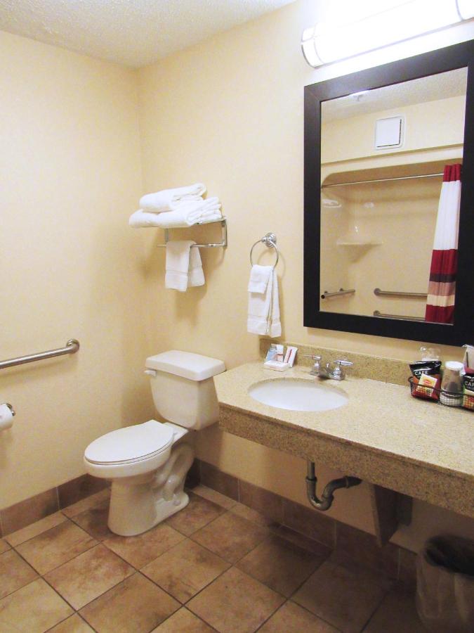 Red Roof Inn Fargo
