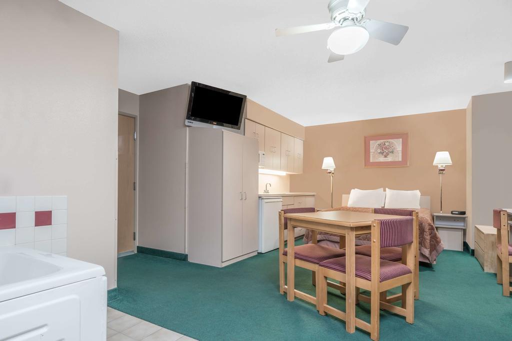 Fargo Airport Inn