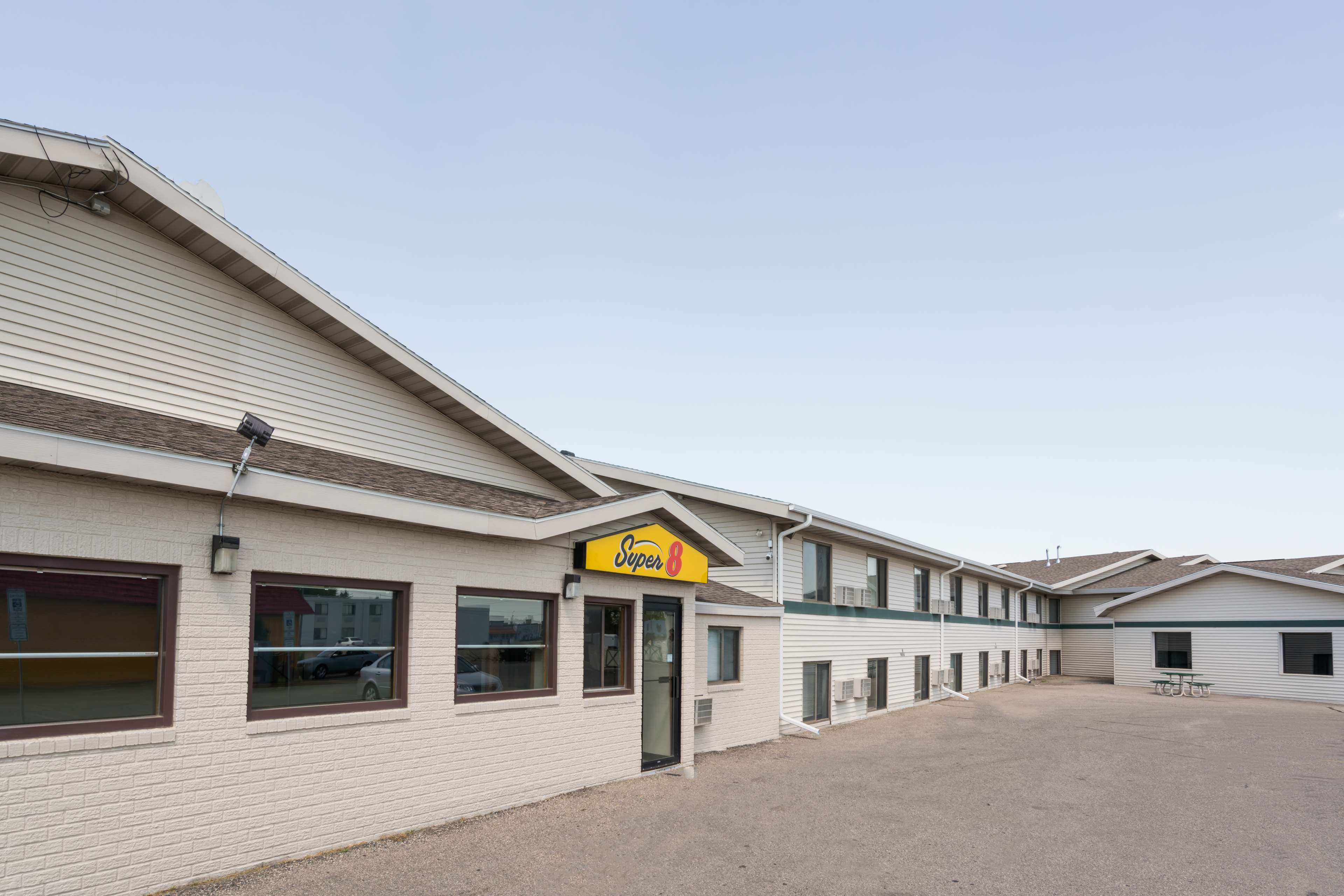 Bison Inn and Suites
