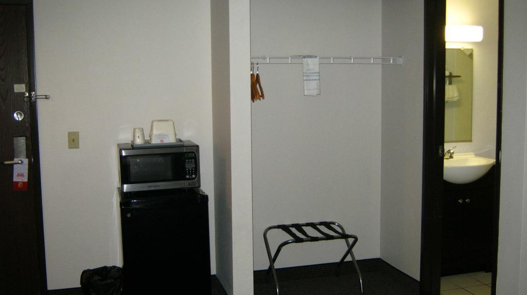 Bison Inn and Suites