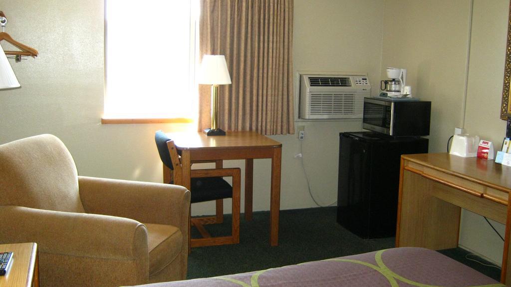 Bison Inn and Suites